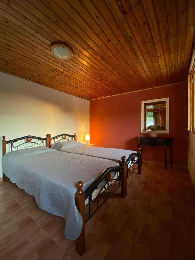 Rodous Case de vacanță